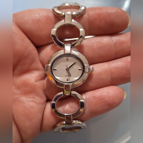 Quartz Silver Chain Link Watch with Extender - Picture 9 of 10